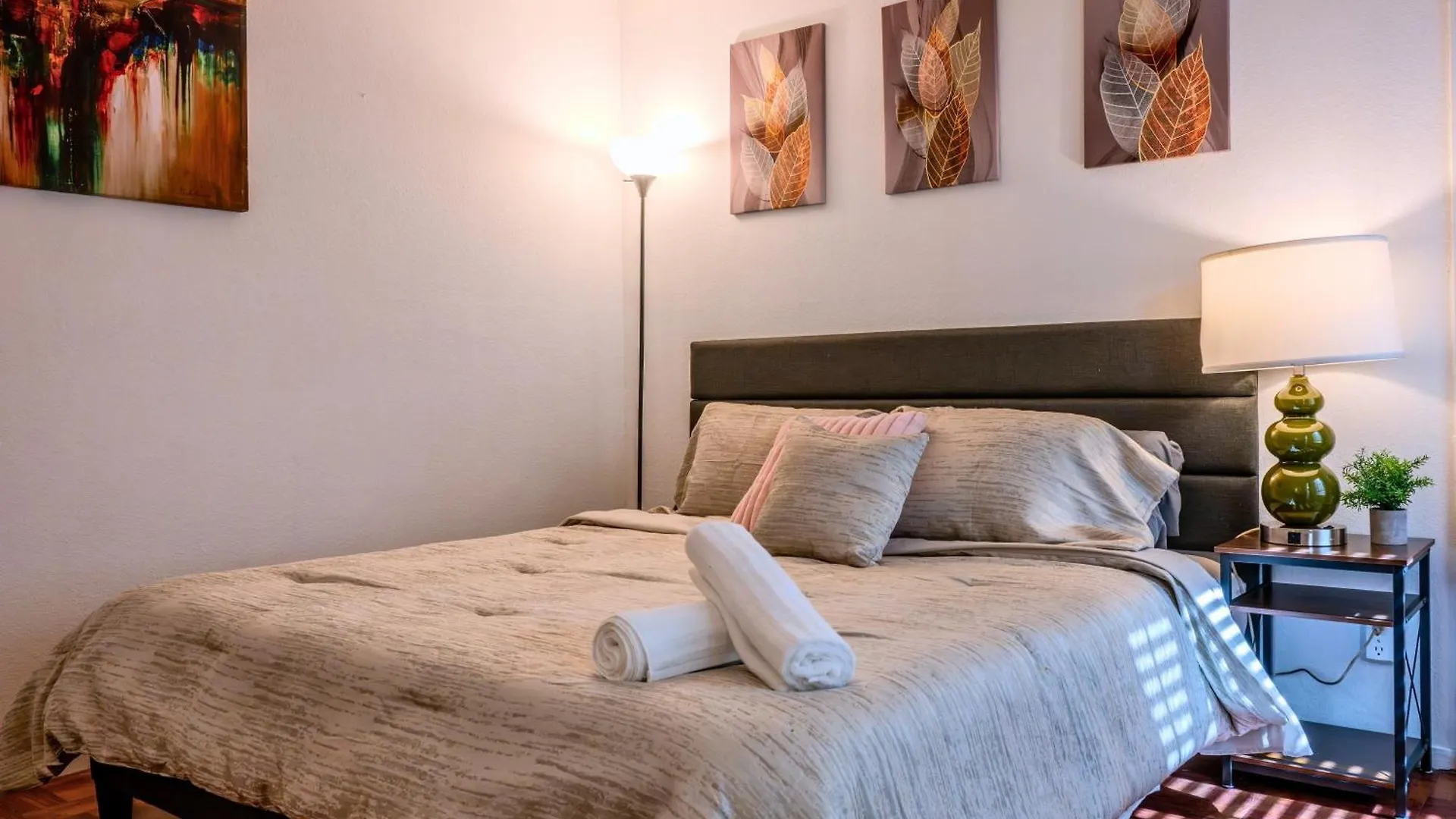 Stylish 2-Bedroom Las Vegas Getaway With Amenities United States