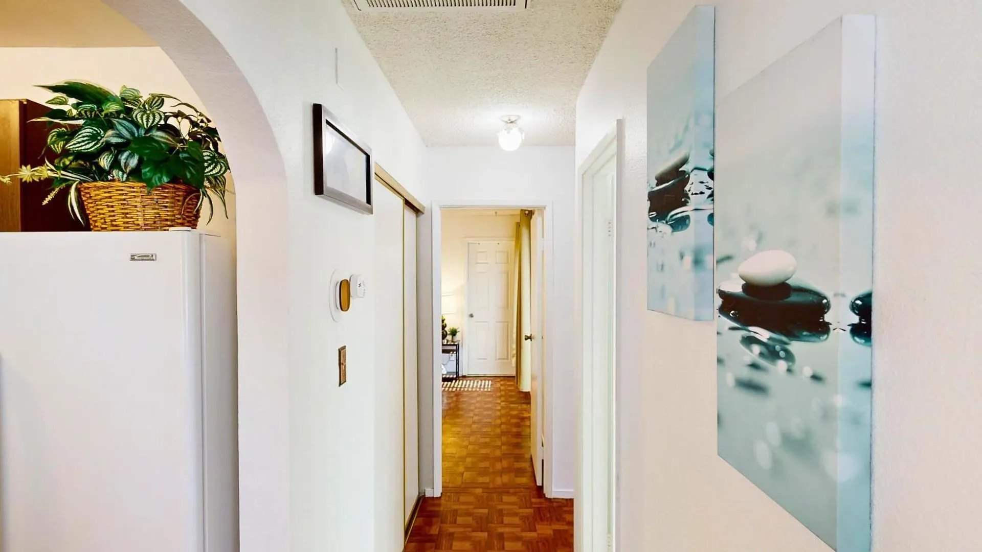 Stylish 2-Bedroom Las Vegas Getaway With Amenities