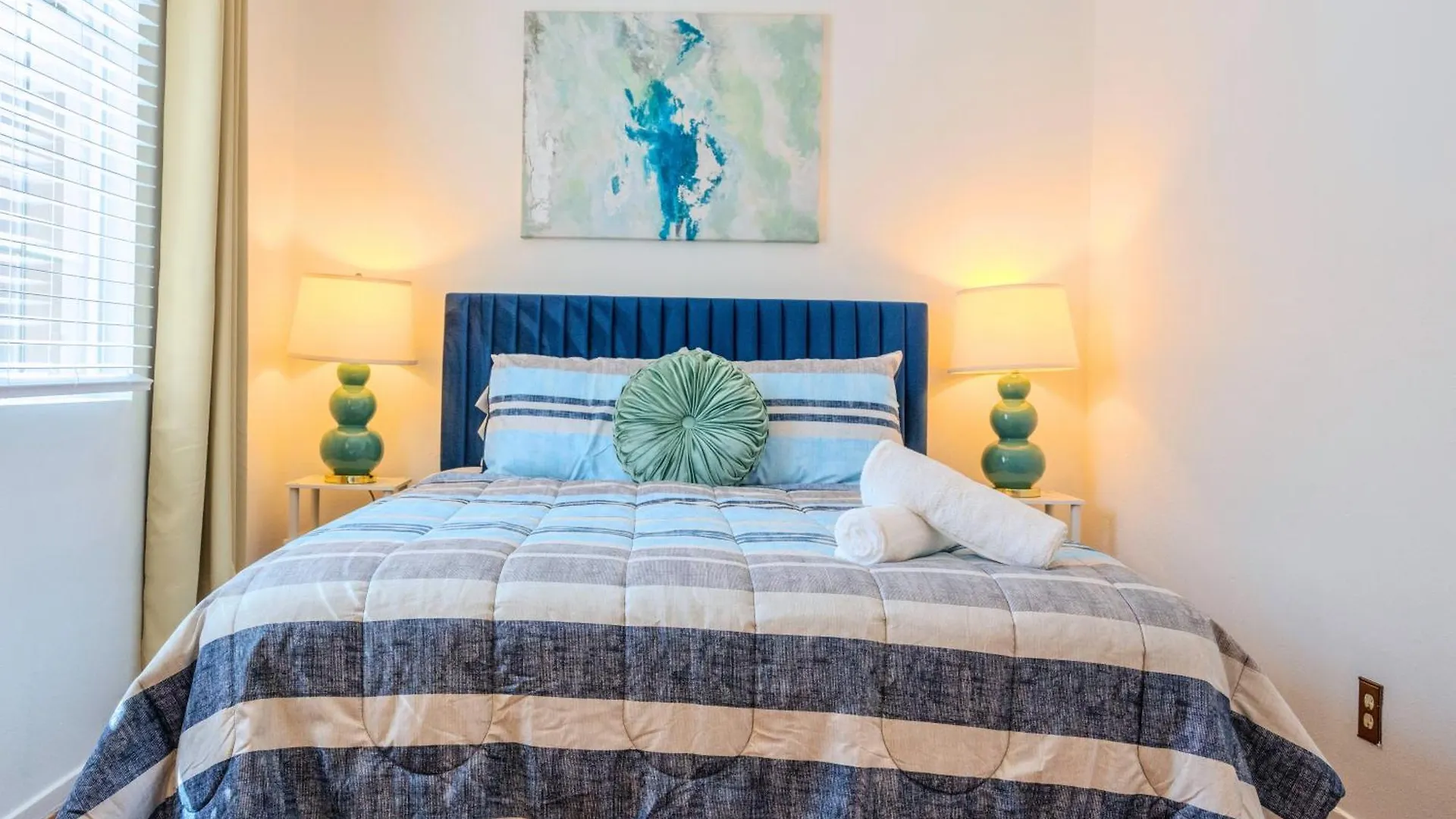 Stylish 2-Bedroom Las Vegas Getaway With Amenities 0*,  United States
