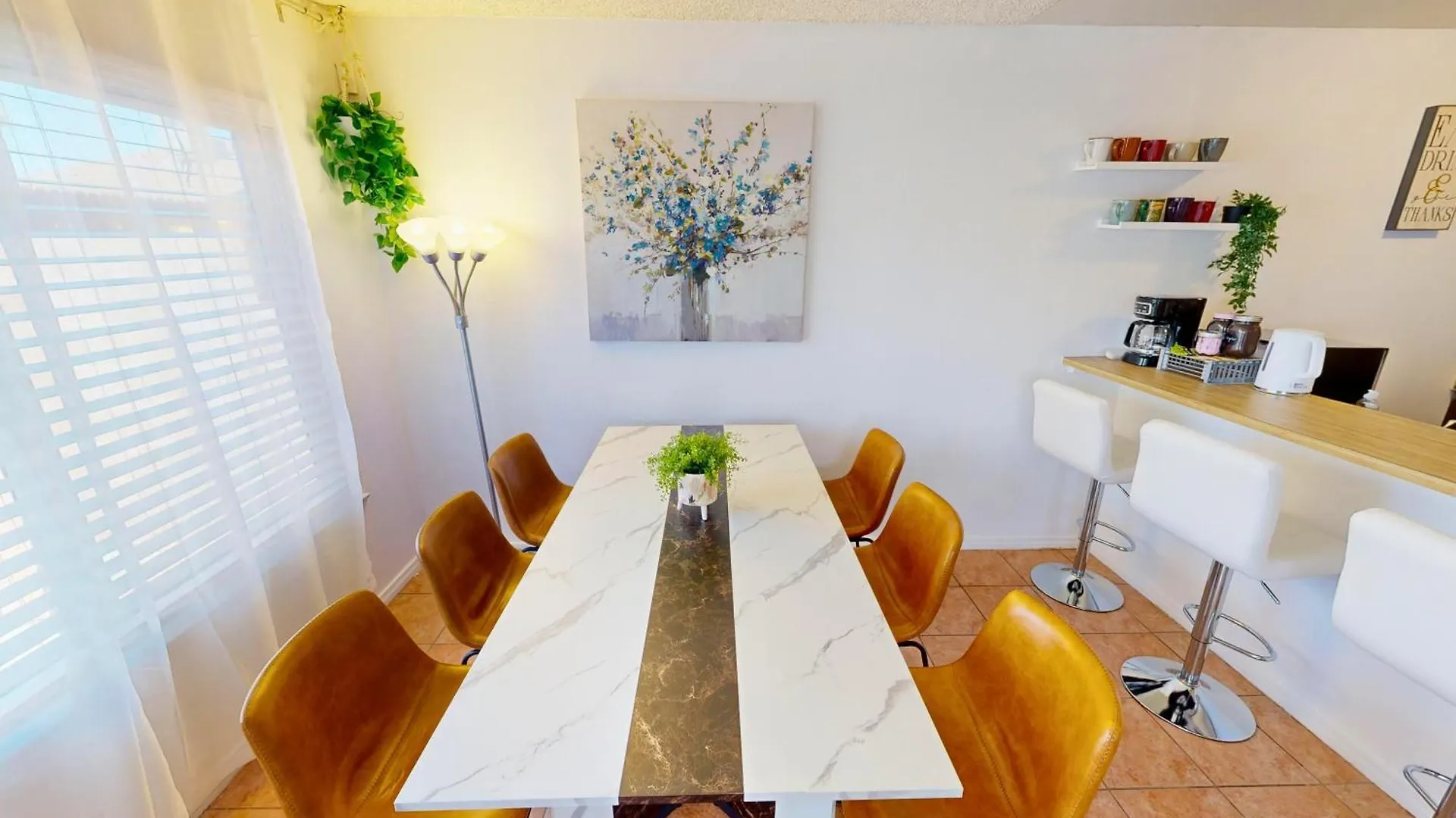Stylish 2-Bedroom Las Vegas Getaway With Amenities USA